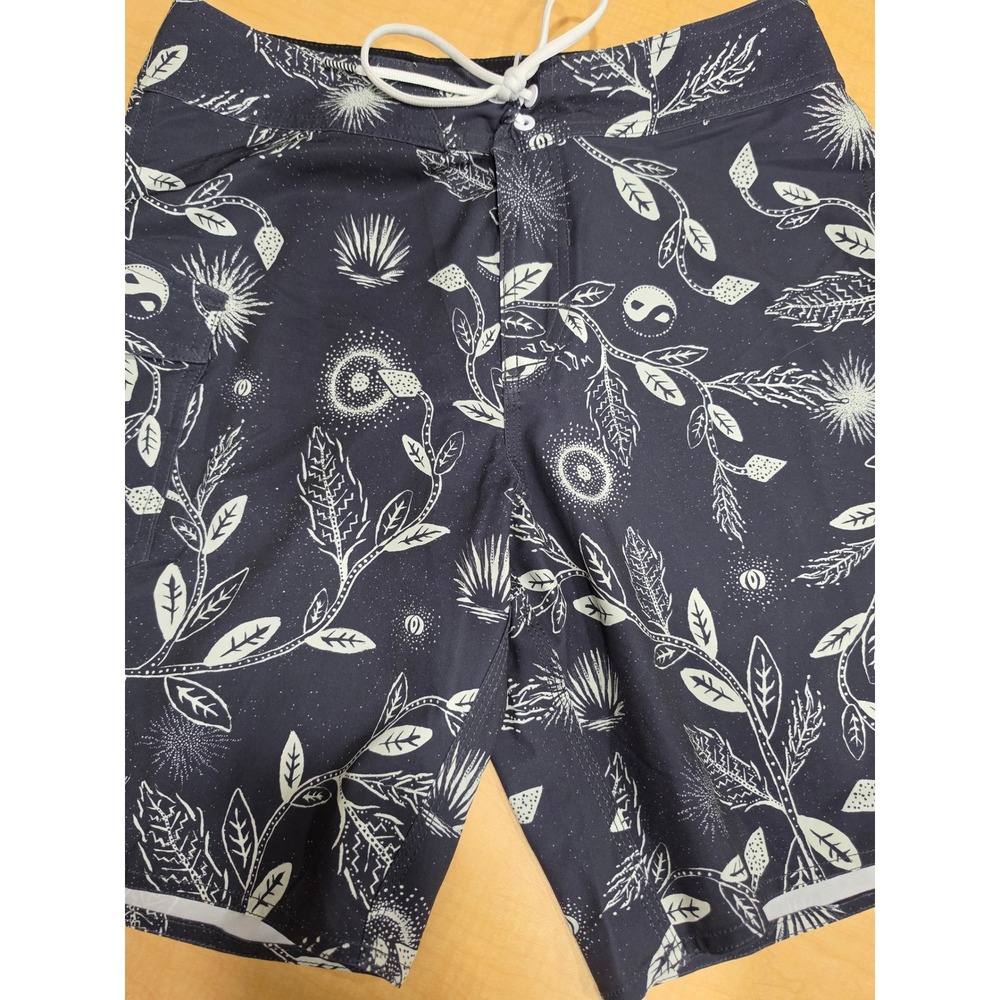 Volcom Mens Board Shorts Size 30 Black White Botanical Yin Yang Swim Trunks